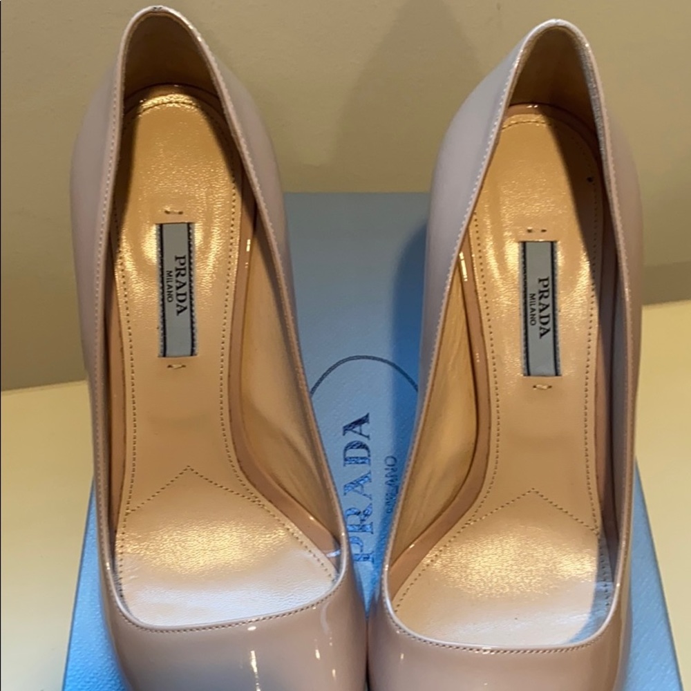 Prada neutral heels - Picture 4 of 10